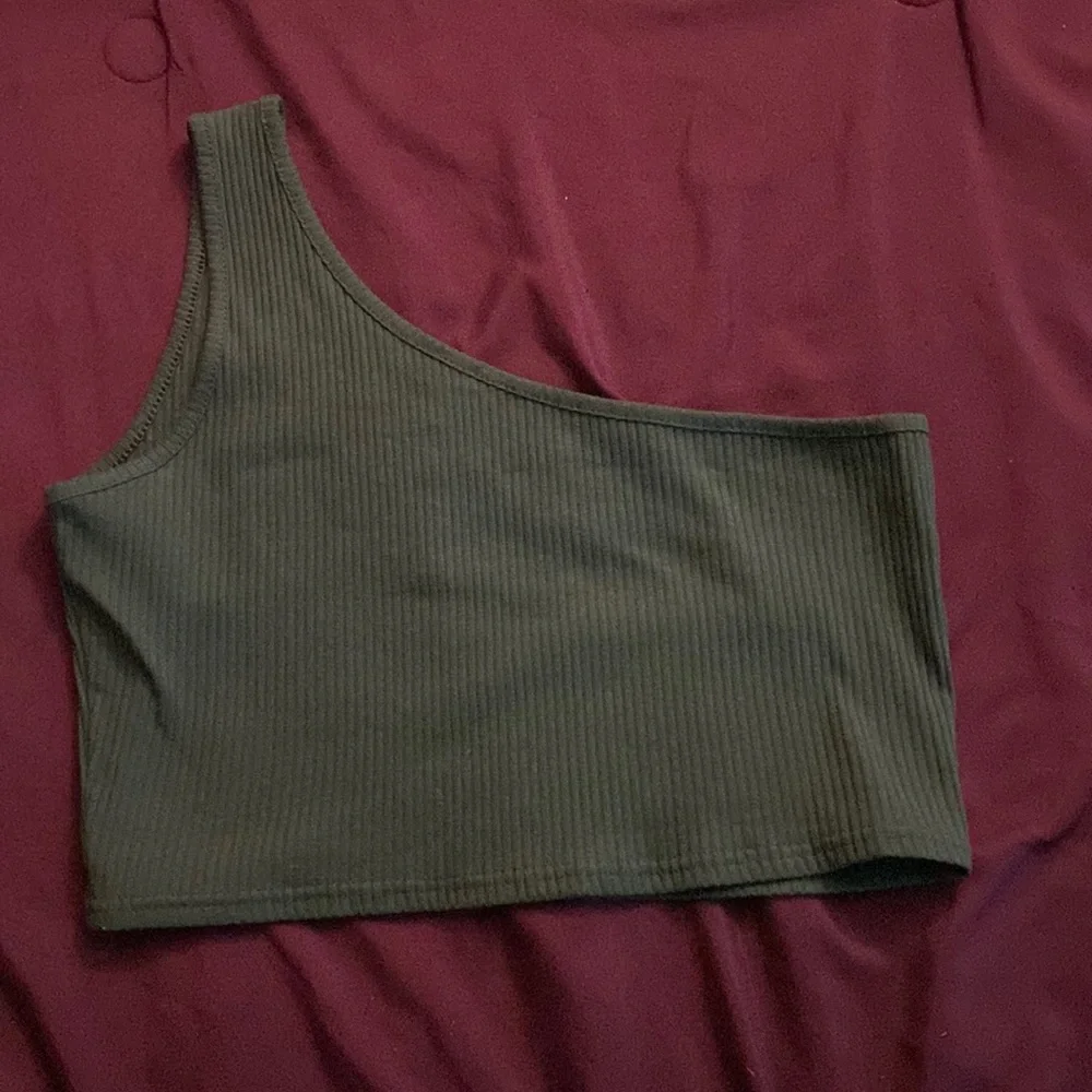 Crop top - Picture 1 of 1